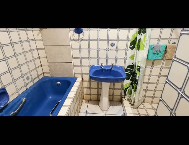 4 BEDROOM FREESTANDING FOR SALE IN VANDERBIJLPARK CE 2